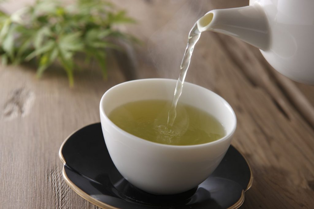 green tea pouring cup at omgloh.com